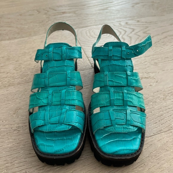 Haddie Platform Sandal by Intentionally Blank - Picture 3 of 4